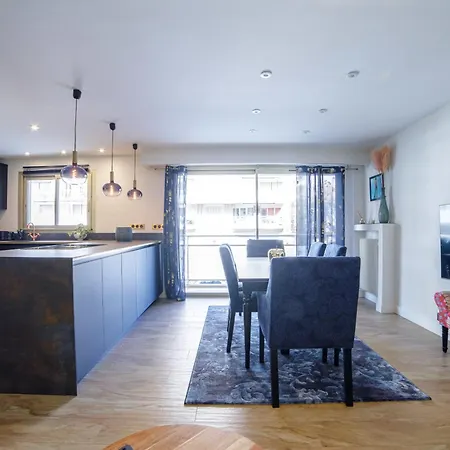 아파트 Iliade Furnished Flat 주앙레핑