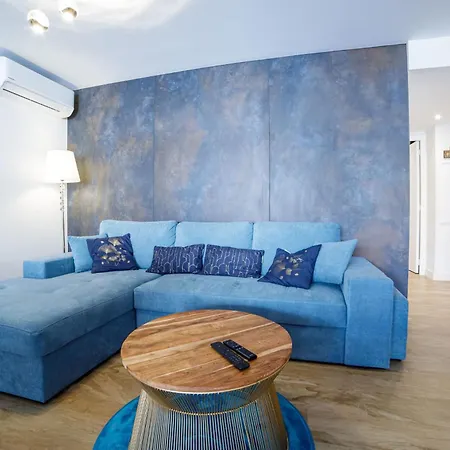 Iliade Furnished Flat * 주앙레핑