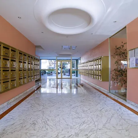 Iliade Furnished Flat 주앙레핑